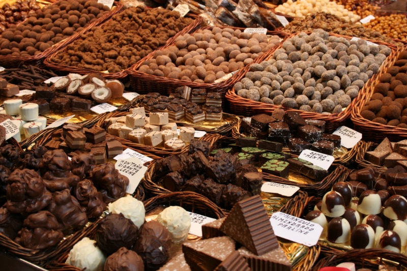 vente-MONTFERRAT-min_chocolates_chocolate_nibble_sweetness_fine_chocolates_gourmet_candy_brand-752083